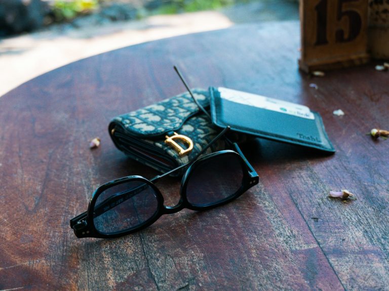 How to Organize Your Travel Essentials with a Wallet
